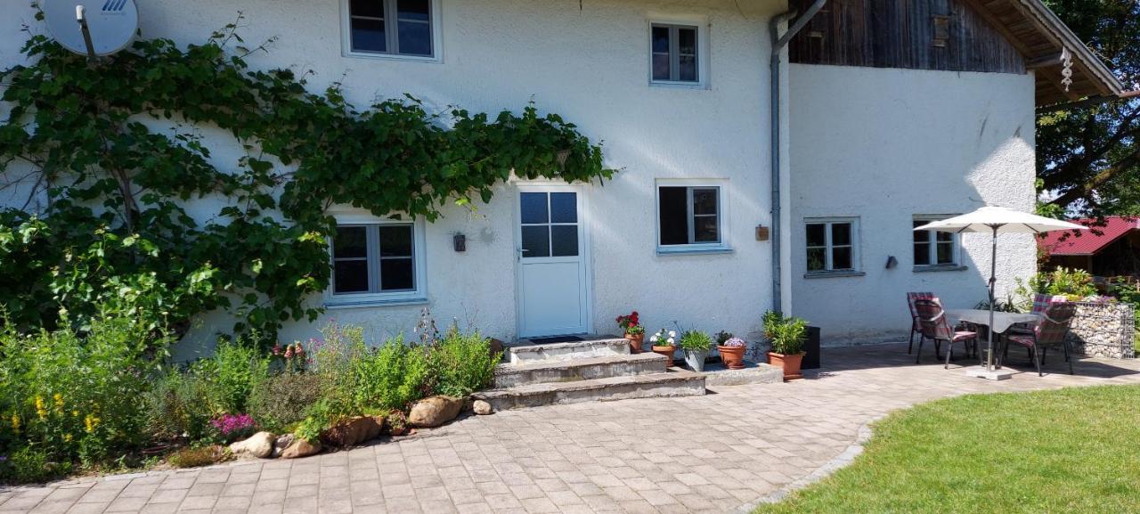 Ruhig Gelegene Ferienwohnung Im Gruenen Mit Terrasse Und Kleinem Garten Rotthalmuenster 外观 照片